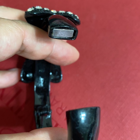 🖤Crystal Ribbon 🎀 hinged bracelet - Picture 8 of 11